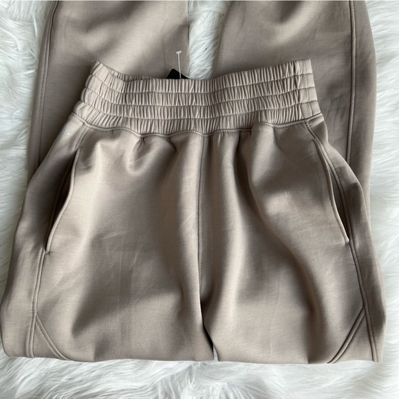 NWT! Abercrombie Fitch YPB Neoknit Jogger Sweatpants XXS Short Beige Tan - Picture 9 of 10
